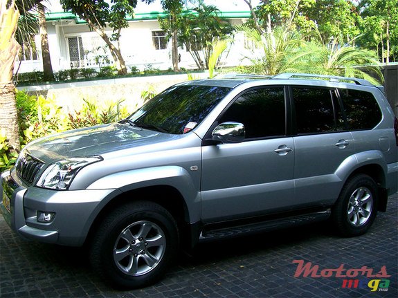 2004' Toyota Land Cruiser vx photo #1