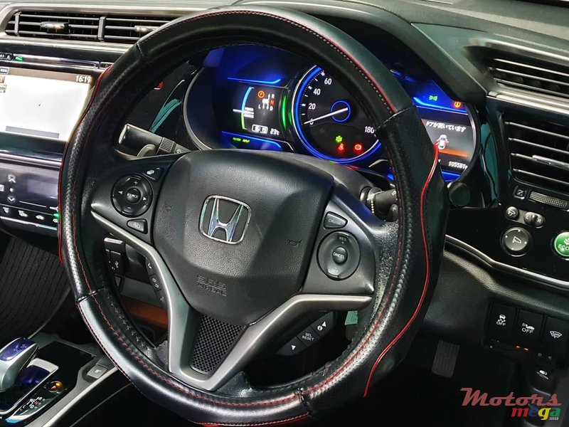 2015' Honda Grace Hybrid Full Option photo #4
