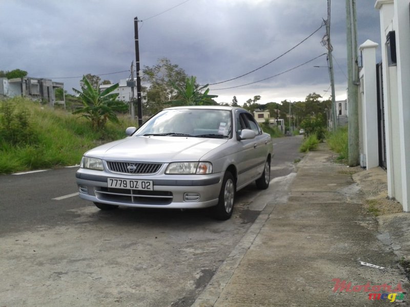 2002' Nissan Sunny Saloon photo #2