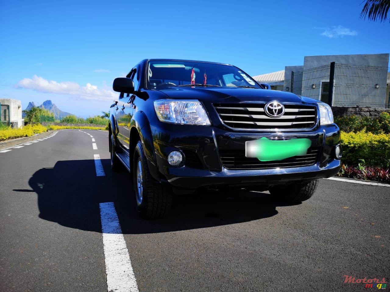 2012' Toyota Hilux photo #5