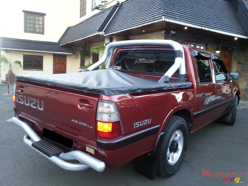 2004' Isuzu photo #3