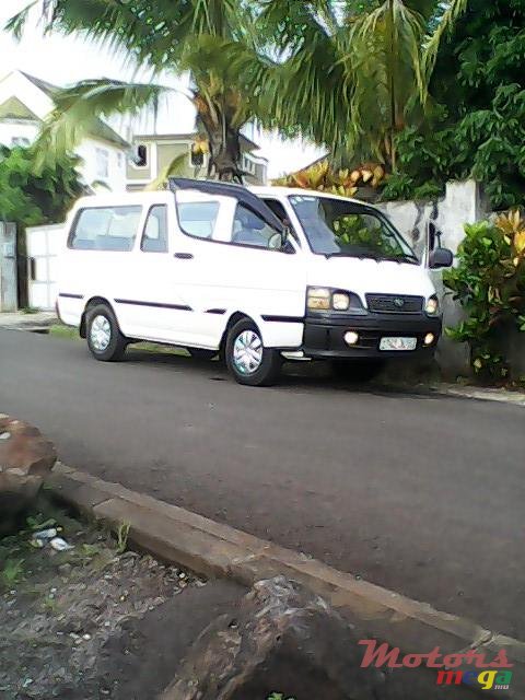2003' Toyota hiace photo #2