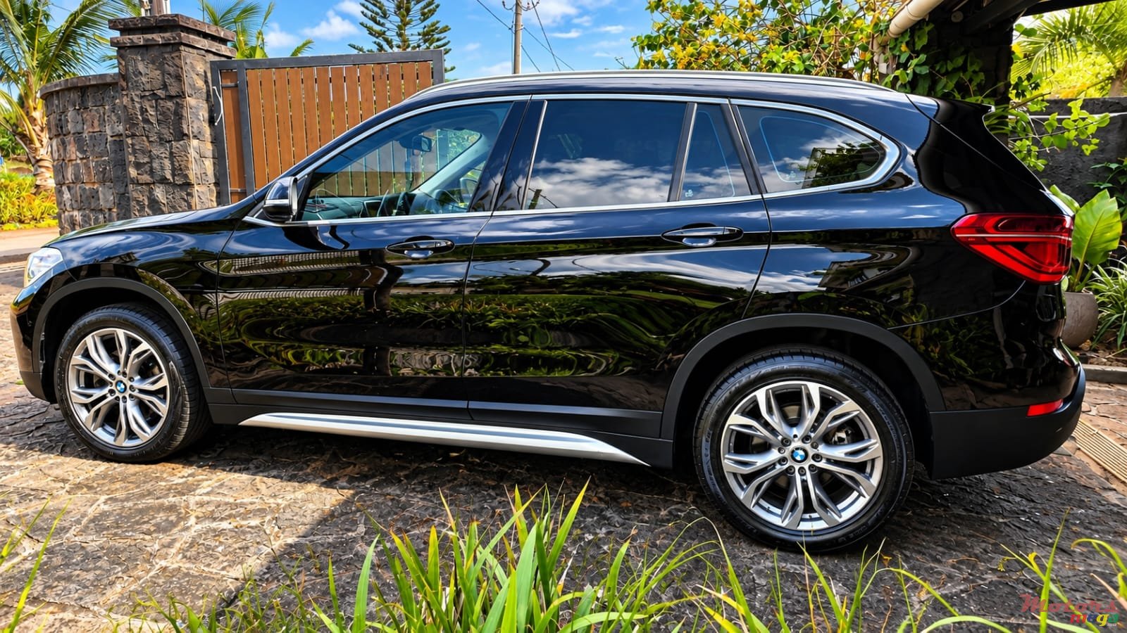 2019' BMW X1 S-Drive photo #3