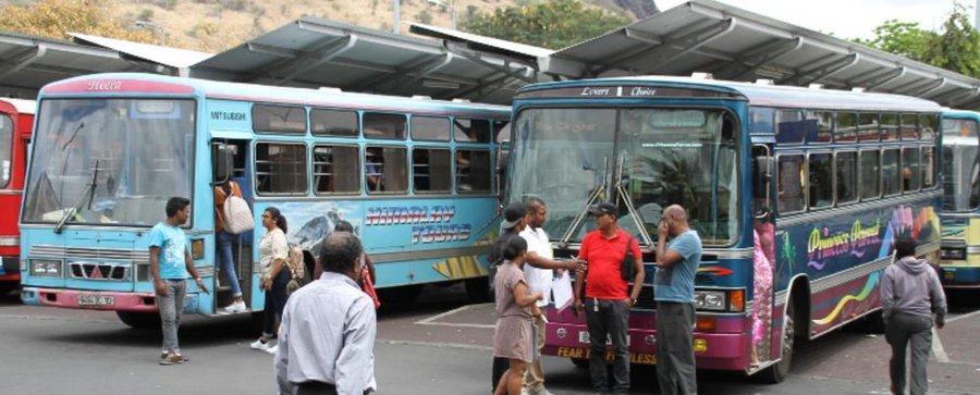 Les travailleurs des compagnies d’autobus privées obtiennent leur augmentation de Rs 1,000 et un back pay de Rs 16,200