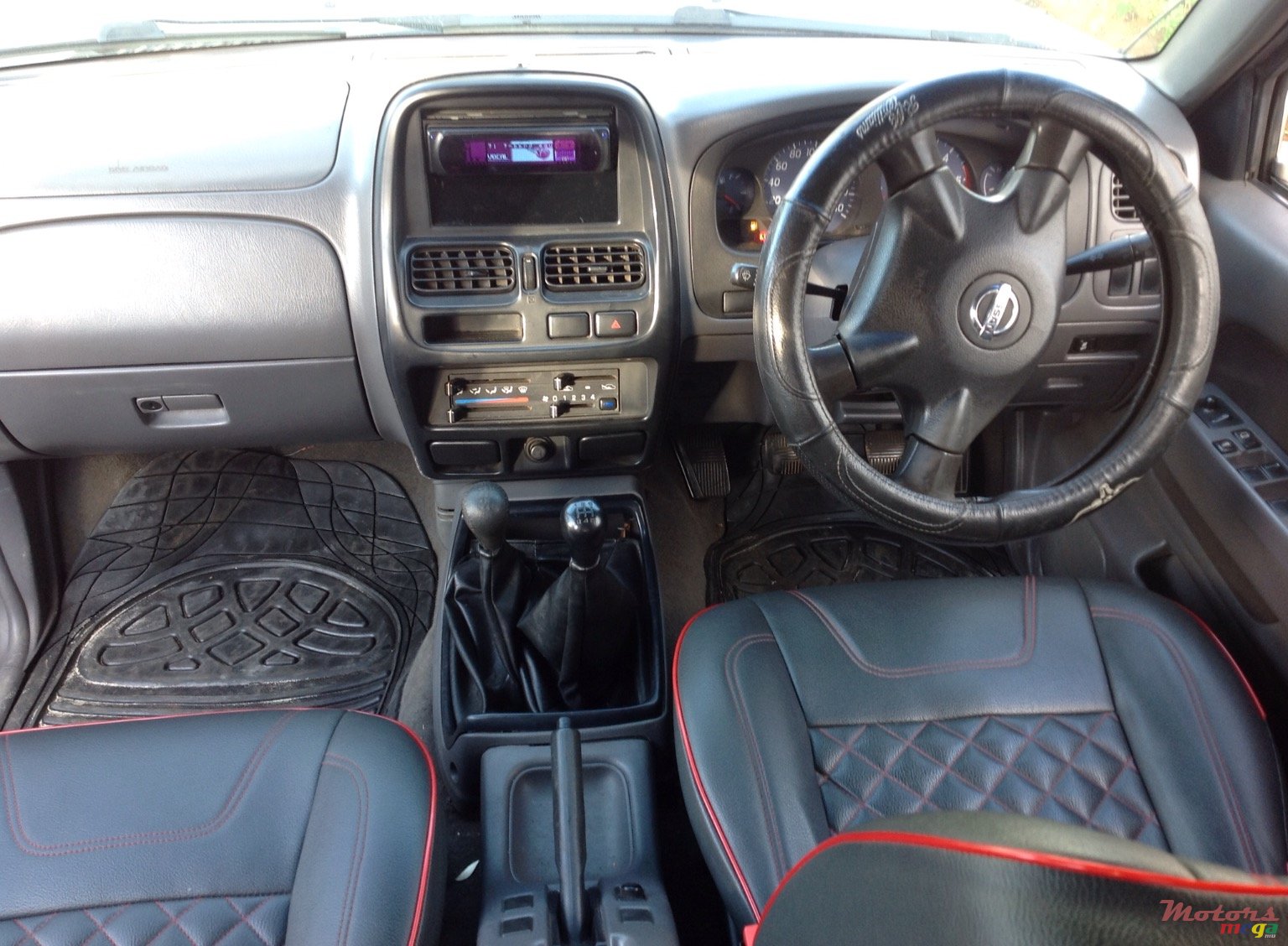 2004' Nissan Pickup photo #2