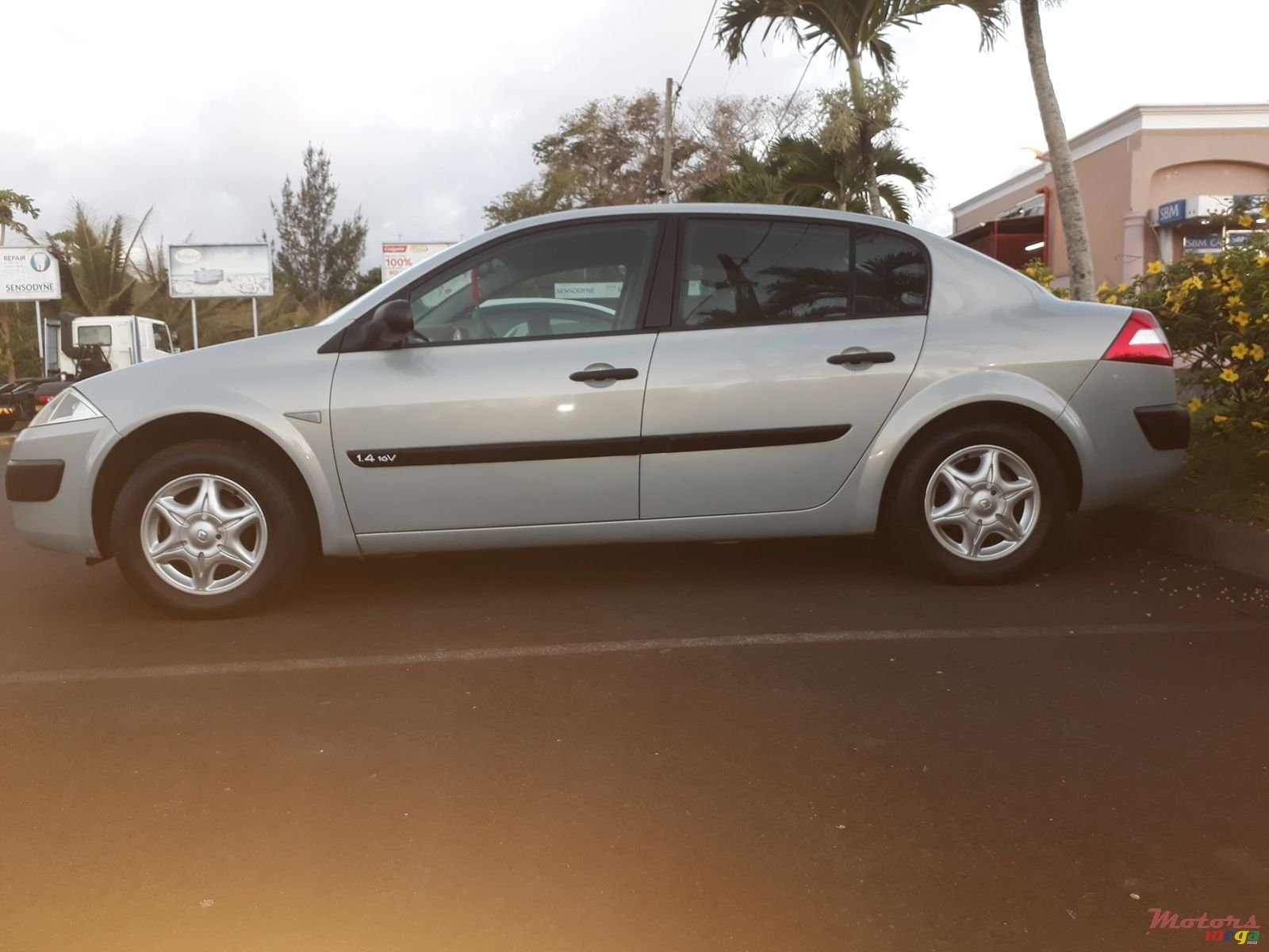 2004' Renault Megane 2 photo #3