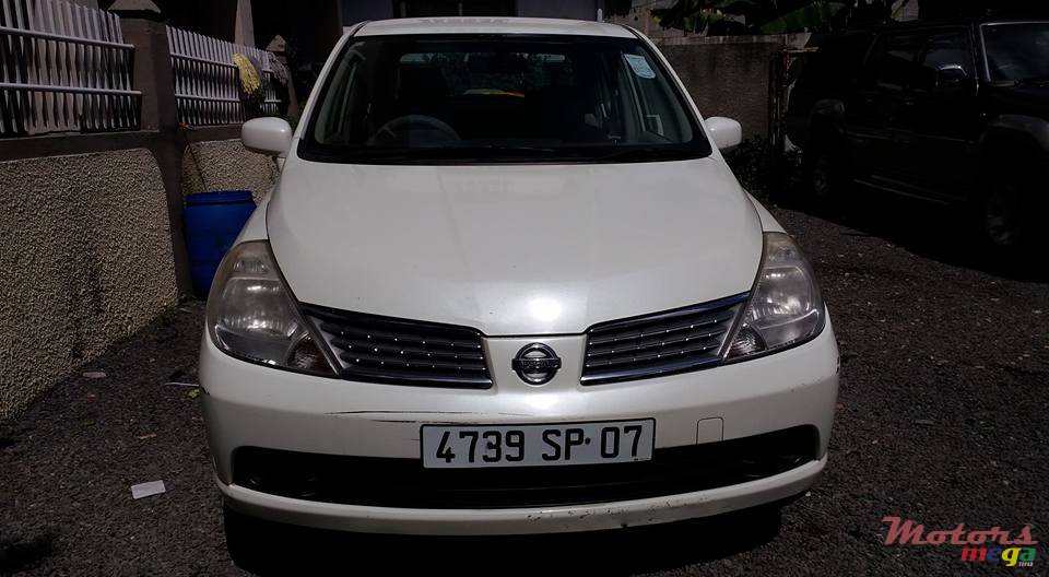 2007' Nissan Tiida photo #1