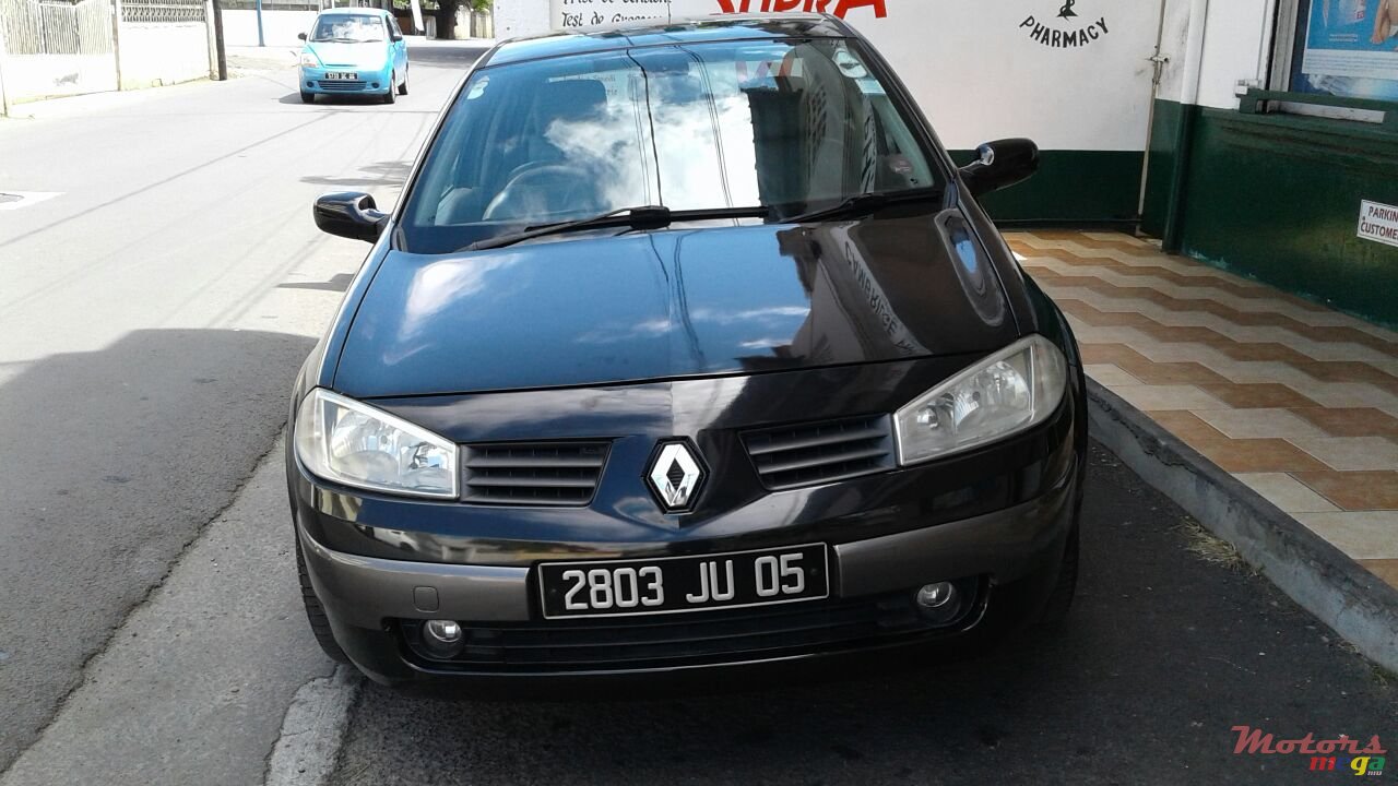 2005' Renault Megane photo #1