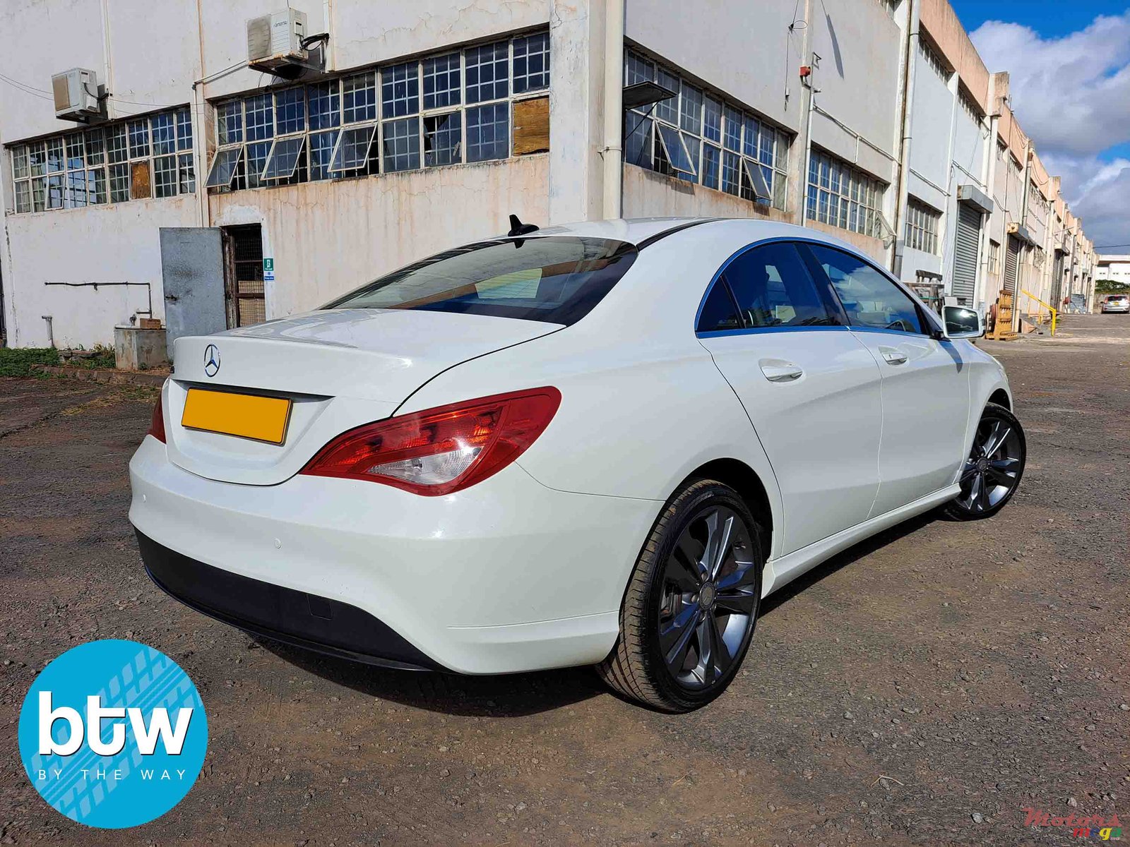 2014' Mercedes-Benz CLA 180 photo #3