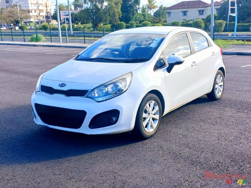 2012' Kia Rio photo #3