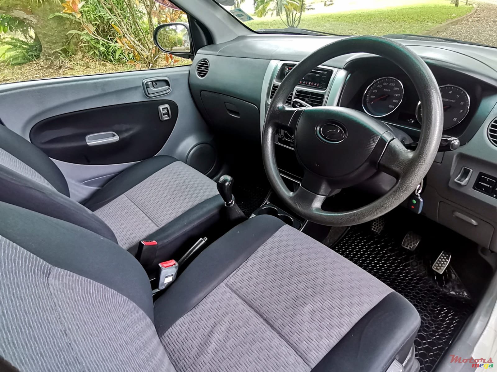 2012' Perodua Viva Elite photo #4