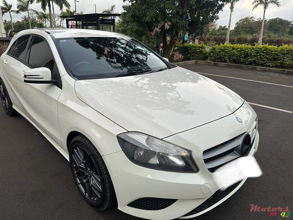 2014' Mercedes-Benz 200 photo #1