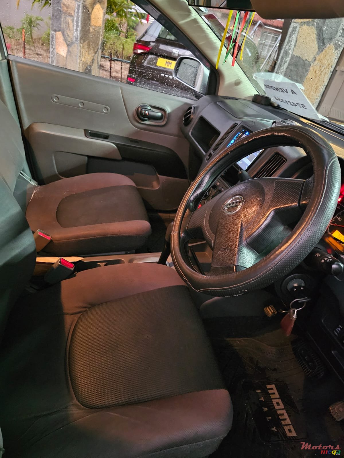 2014' Nissan Wingroad Advan photo #2