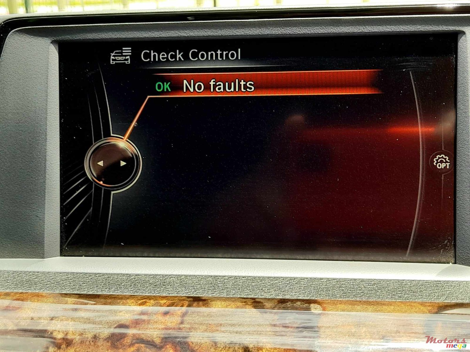 2015' BMW 3 Series 320ied photo #2