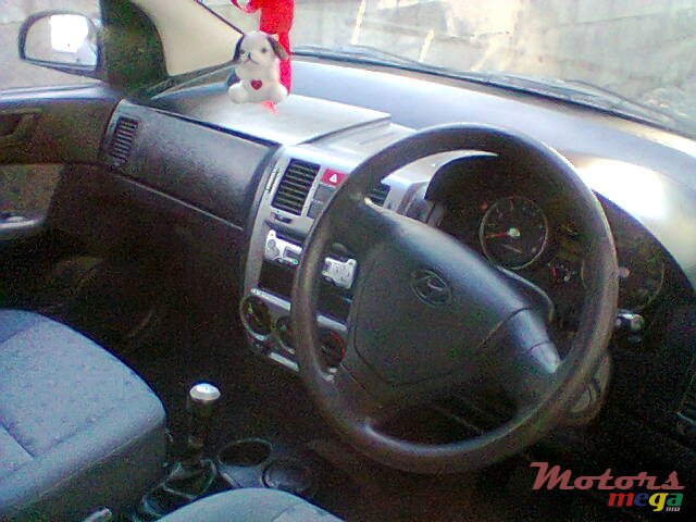 2005' Hyundai photo #2