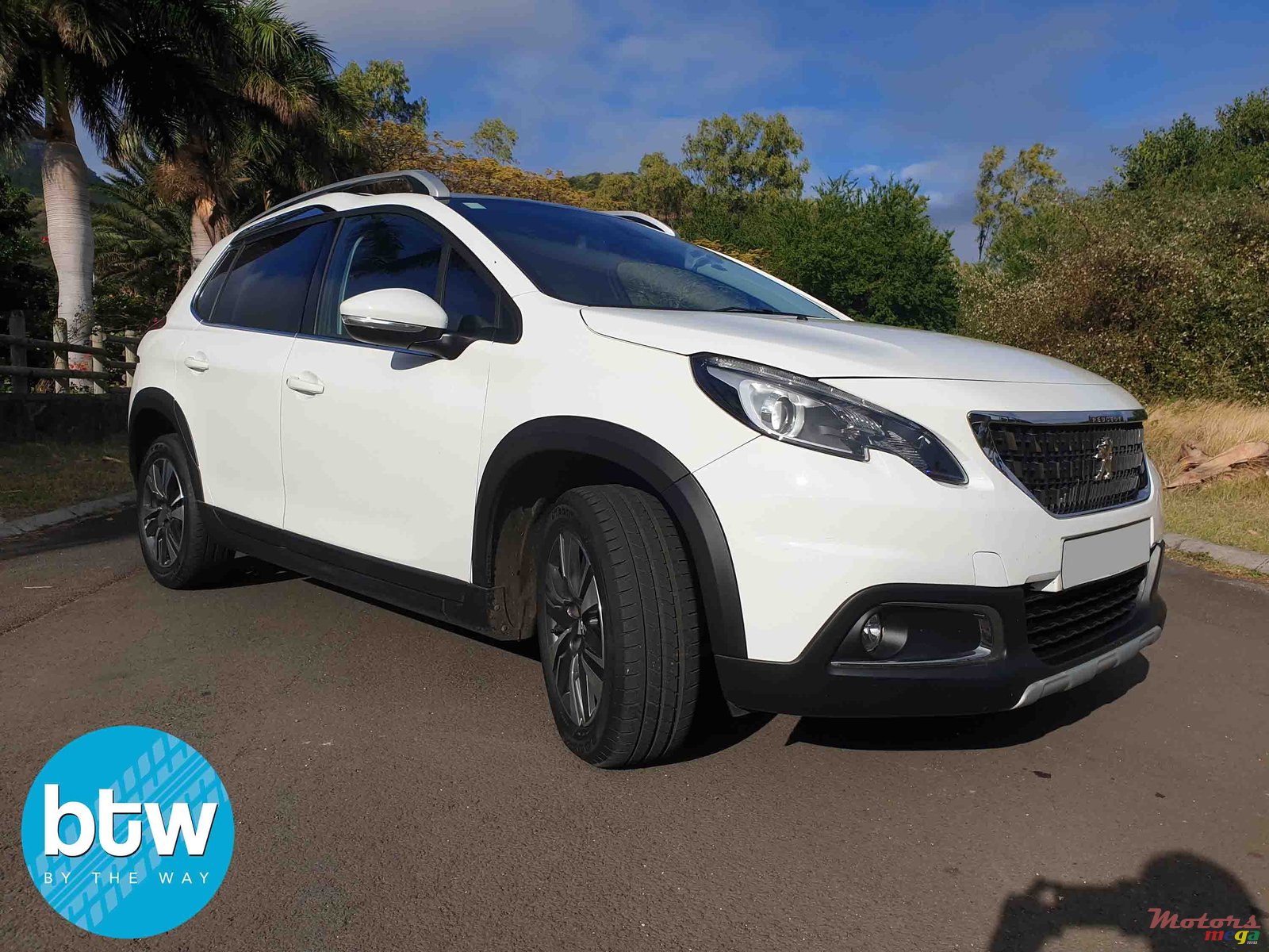 2018' Peugeot 2008 Allure photo #1