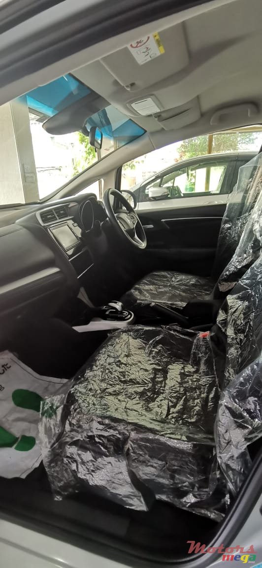 2017' Honda Fit photo #6