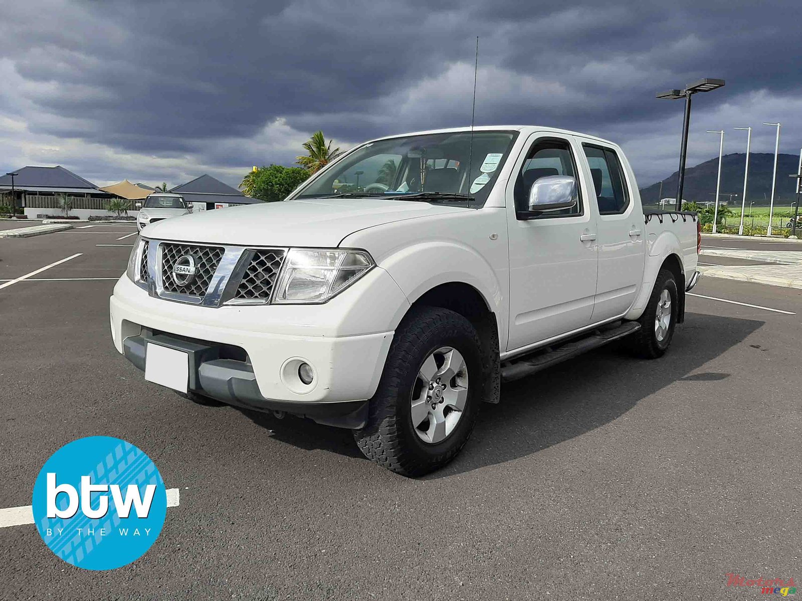 2017' Nissan Navara photo #2