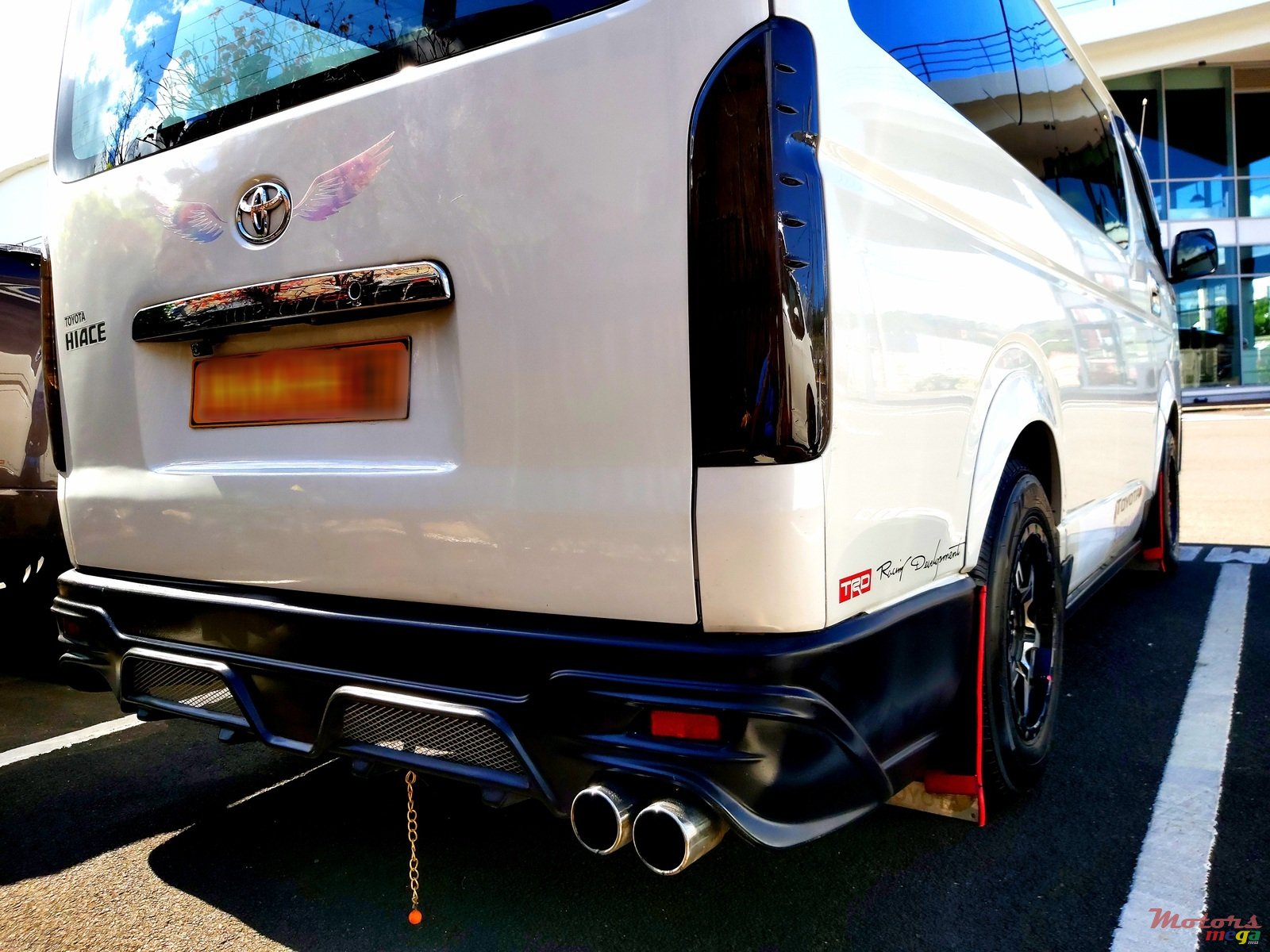 2018' Toyota HiAce photo #2