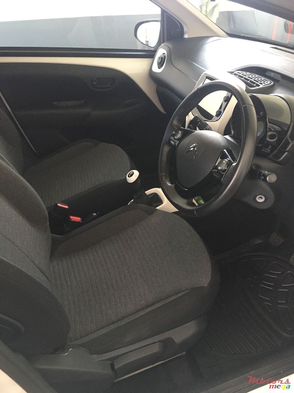 2016' Citroen C1 photo #4