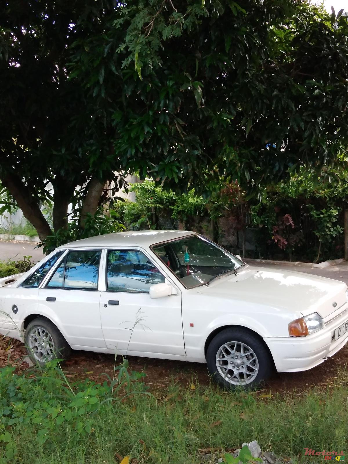 1987' Ford Escort photo #2