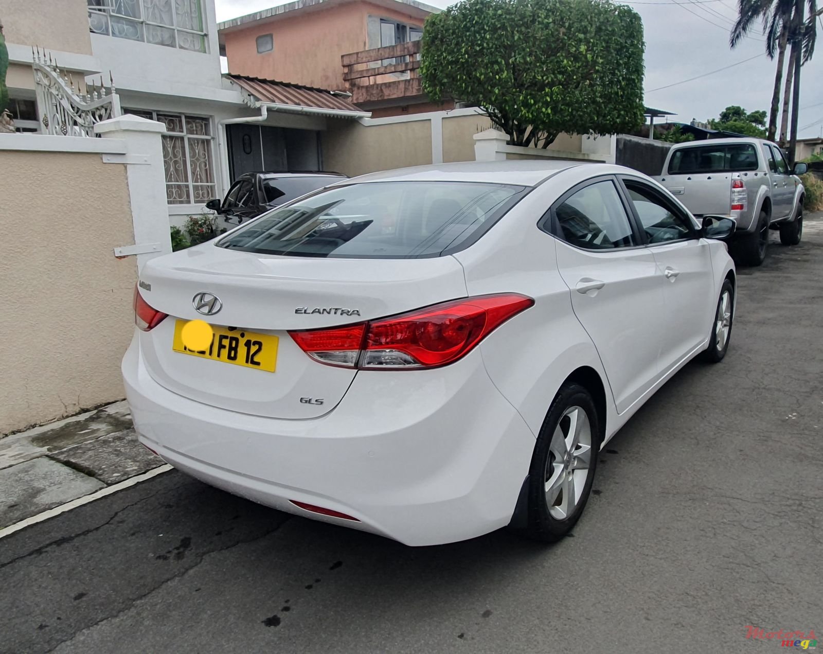 2012' Hyundai Elantra photo #3