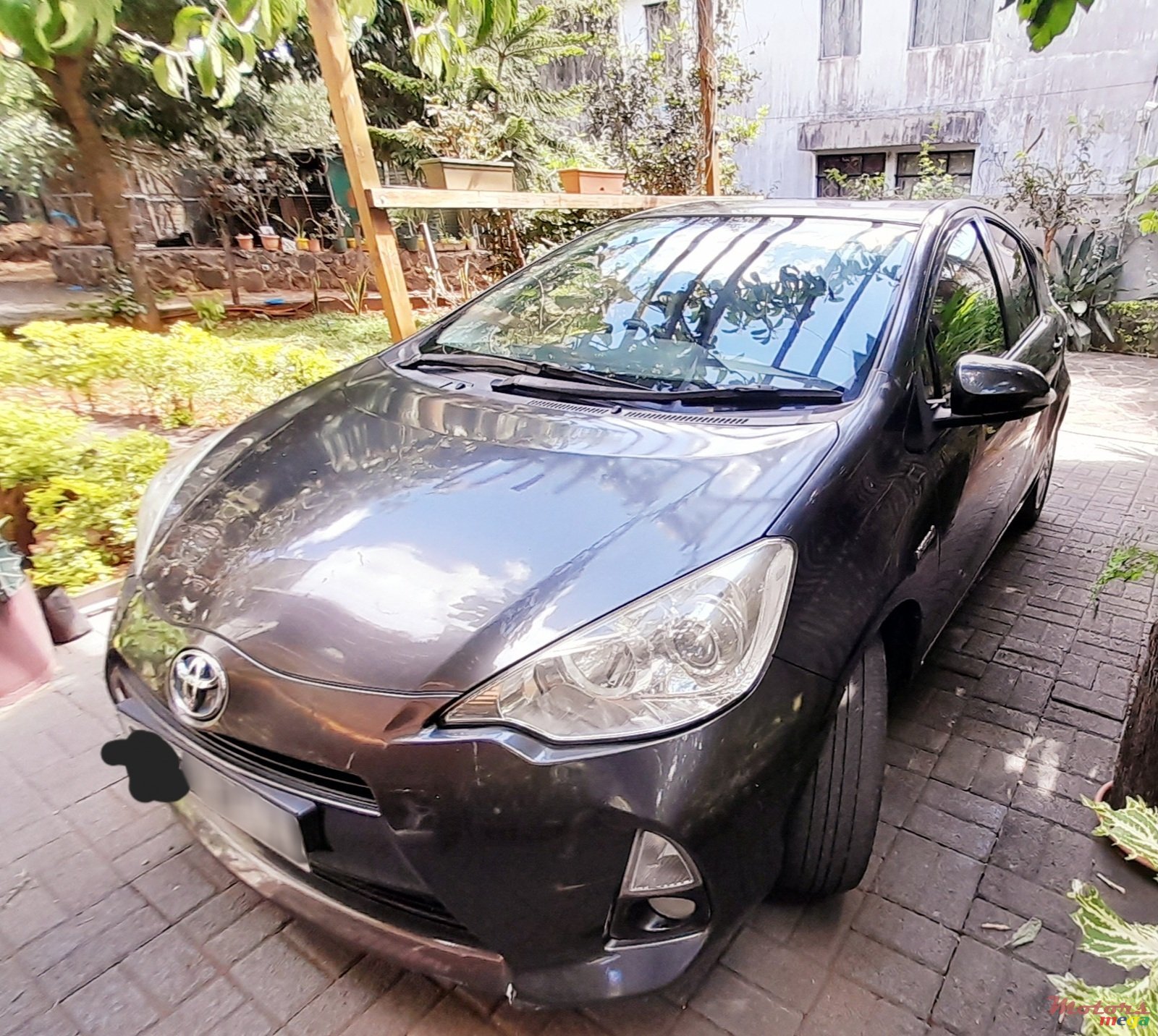 2013' Toyota Prius photo #1