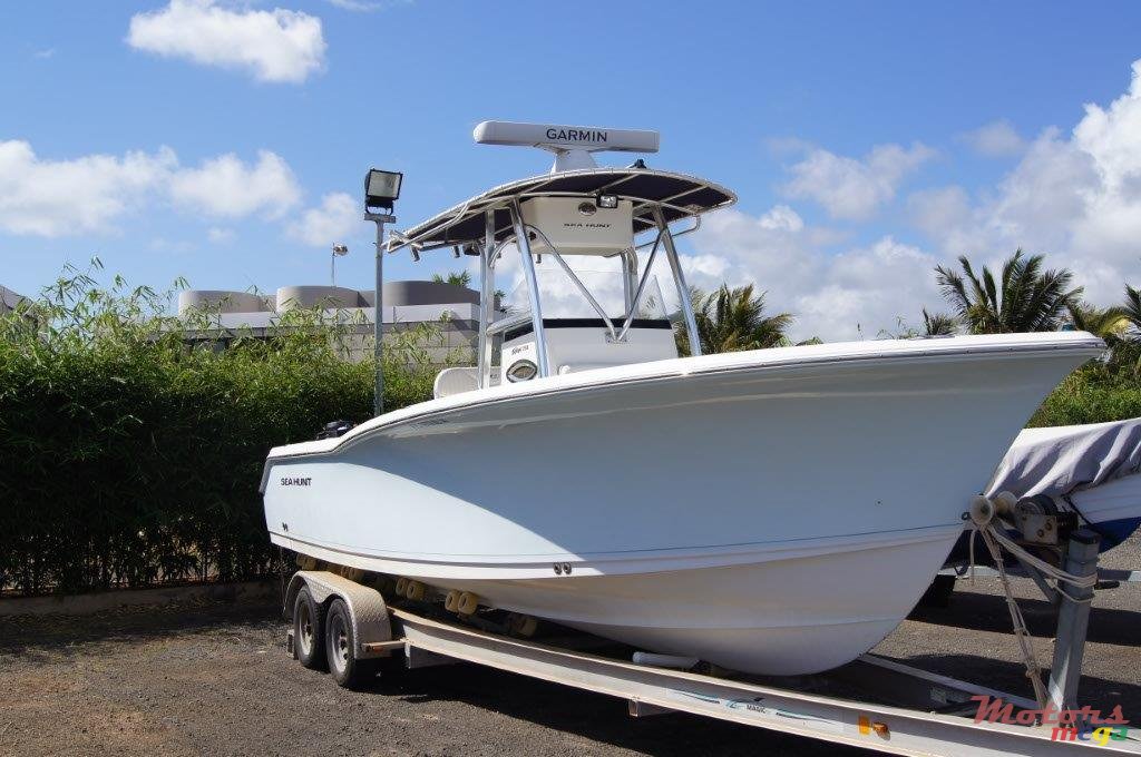 2007' Sea Hunt 26ft Made in USA photo #2