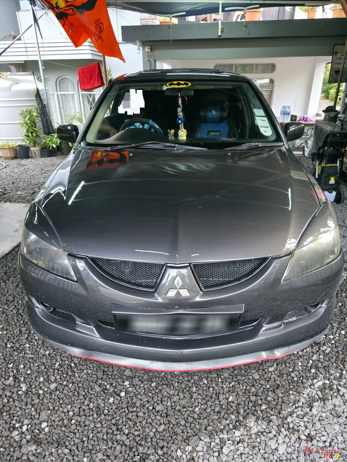 2004' Mitsubishi Lancer photo #1