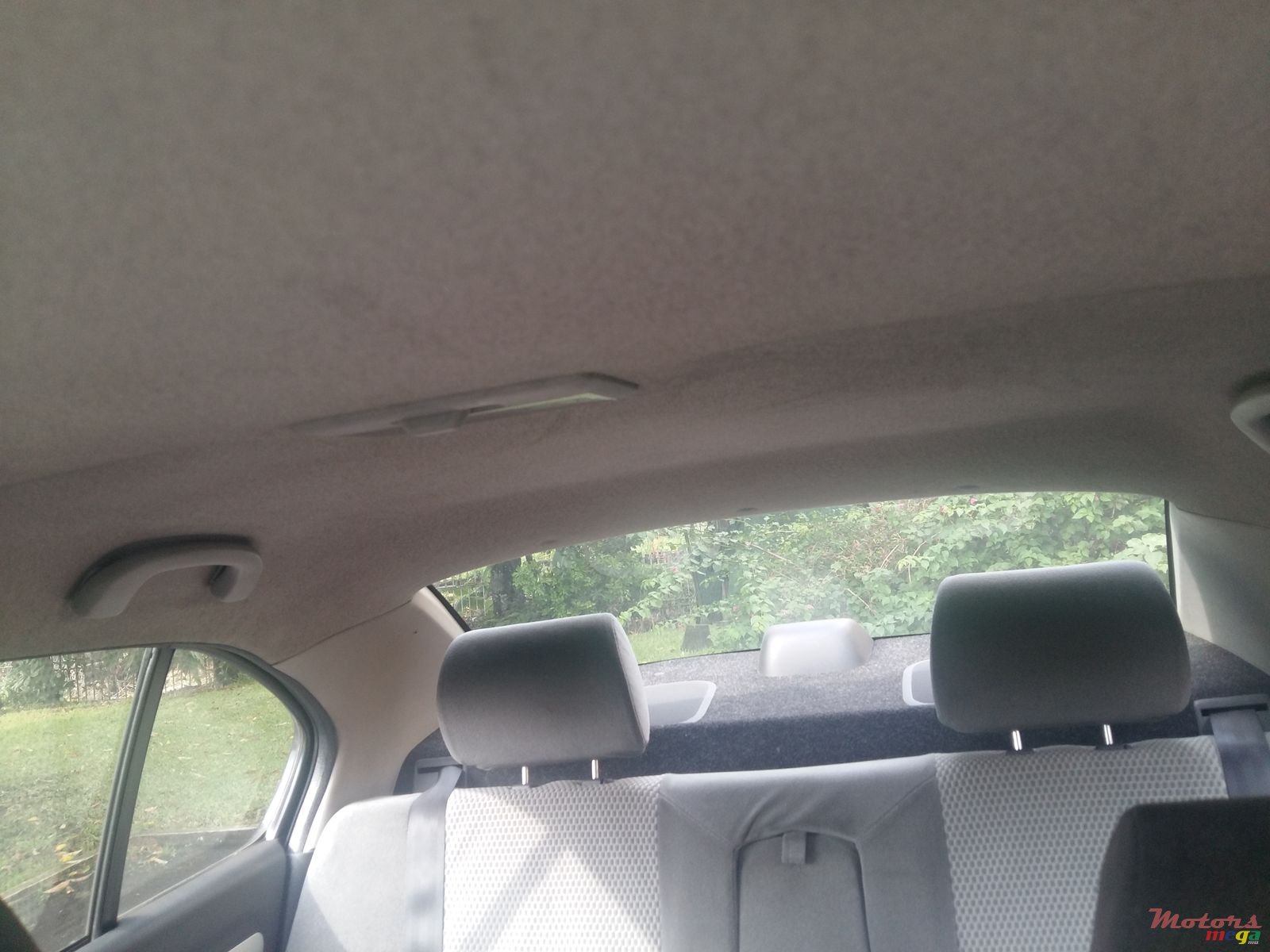 2012' Suzuki Swift photo #5