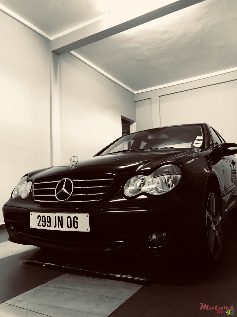 2006' Mercedes-Benz C-Class photo #1