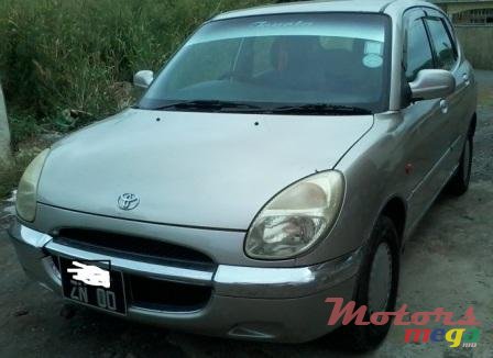 2000' Toyota photo #2