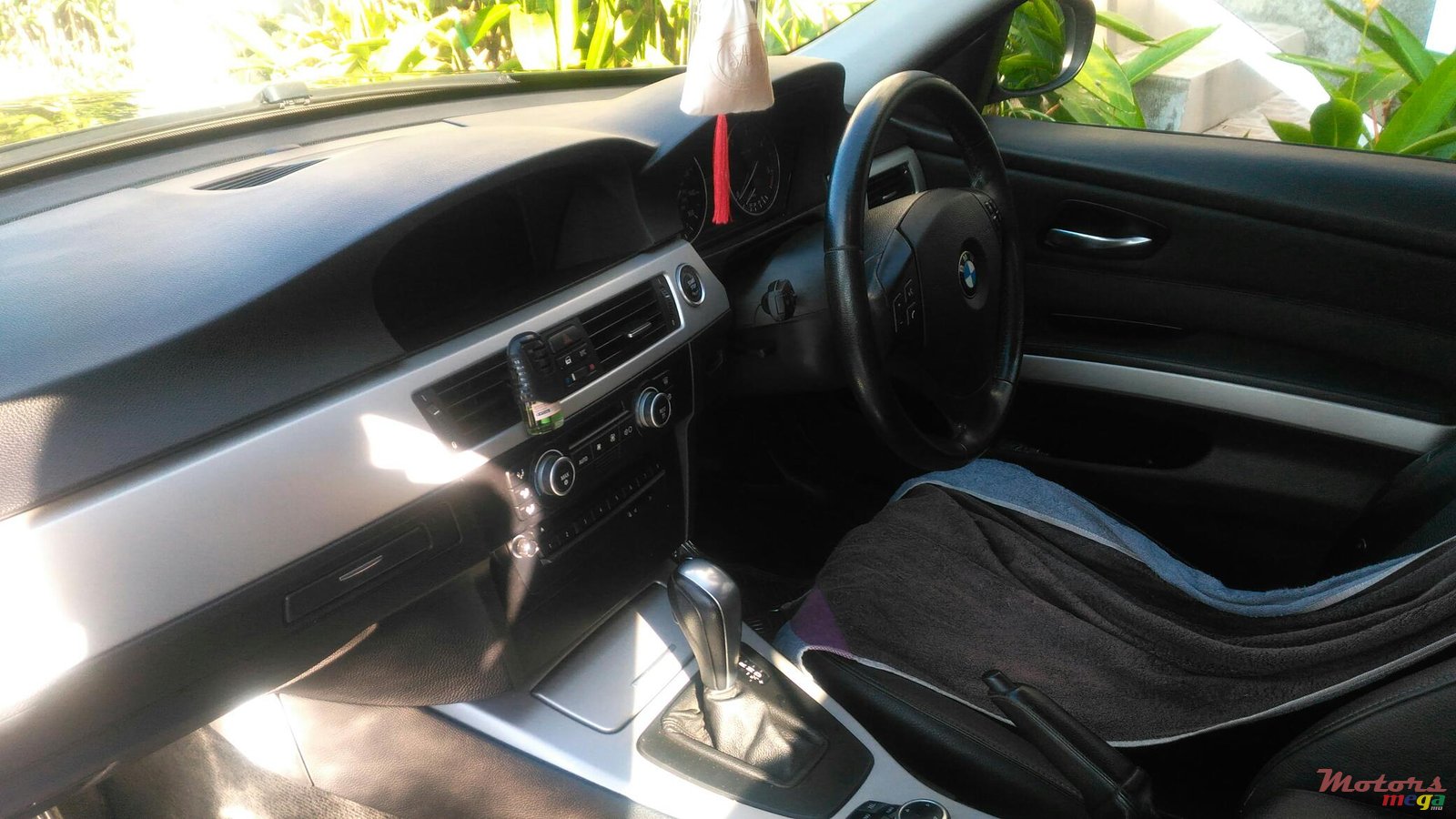 2009' BMW 320 E90 photo #3