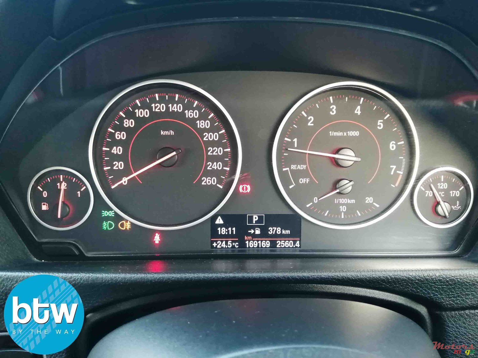 2012' BMW 320 photo #7