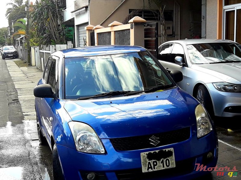 2010' Suzuki Swift photo #7