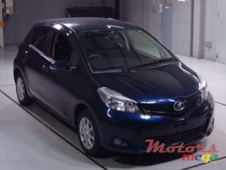 2013' Toyota Vitz photo #1