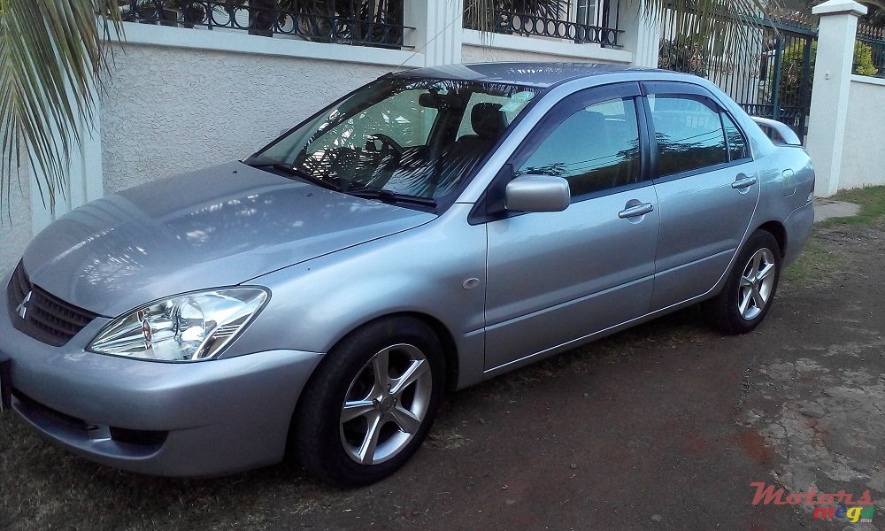 2007' Mitsubishi Lancer photo #4