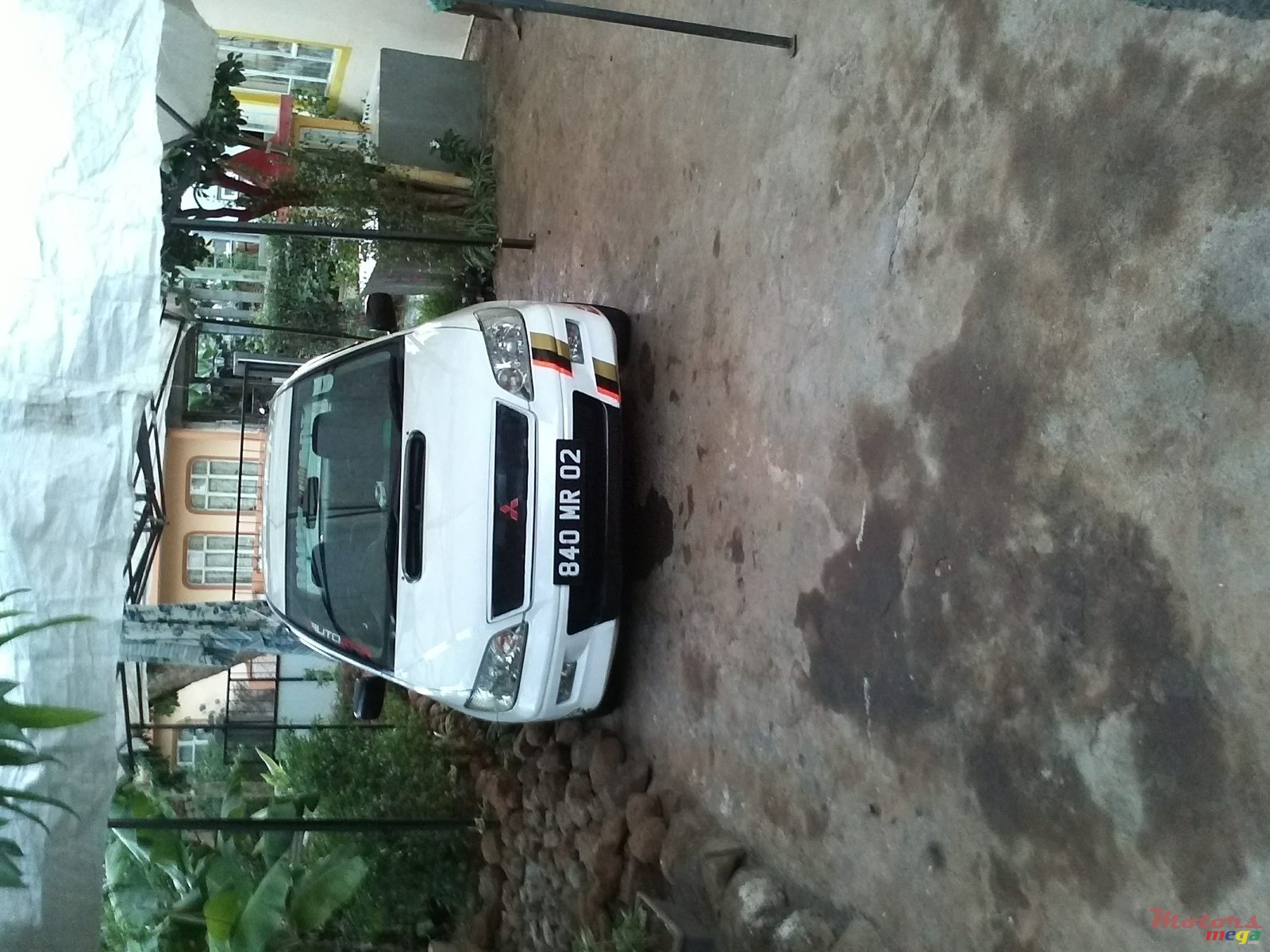 2002' Mitsubishi Lancer no modification photo #1