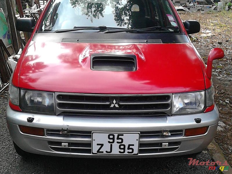 1995' Mitsubishi RVR photo #3
