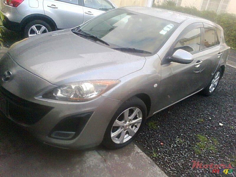 2009' Mazda 3 HATCHBACK photo #1