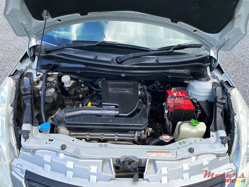 2013' Suzuki Swift DZIRE photo #6