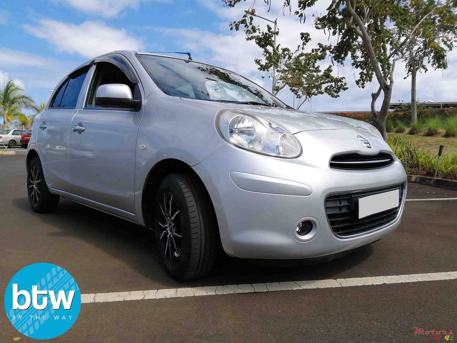 2013' Nissan March photo #1