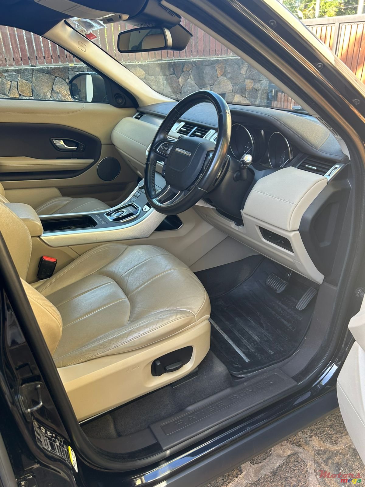 2018' Land Rover Range Rover Evoque photo #6