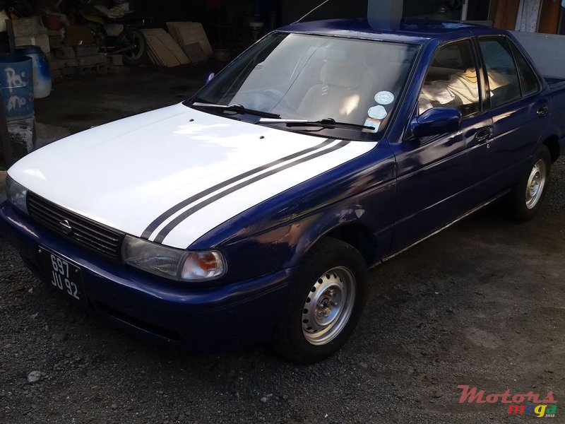 1992' Nissan Sunny photo #1