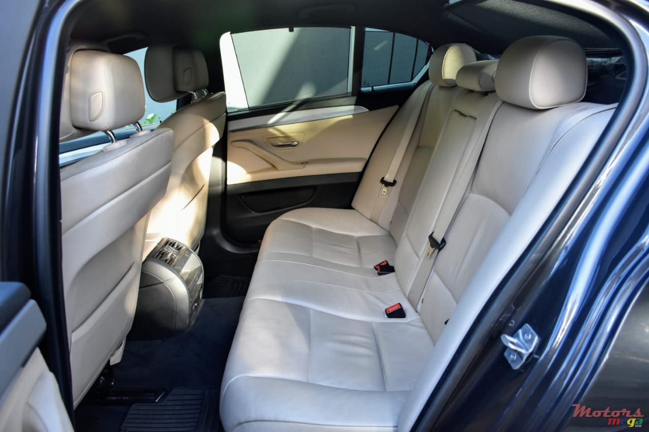 2013' BMW 520 M package photo #5