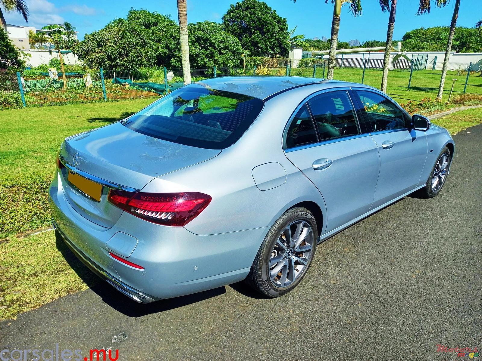 2020' Mercedes-Benz E-Class E300e Plug-In photo #4