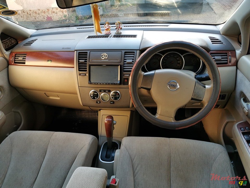 2006' Nissan Tiida Latio photo #7