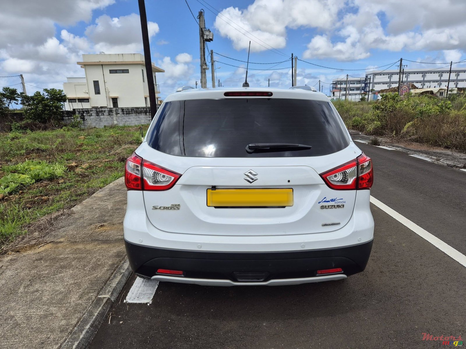 2015' Suzuki SX4 S-Cross photo #4
