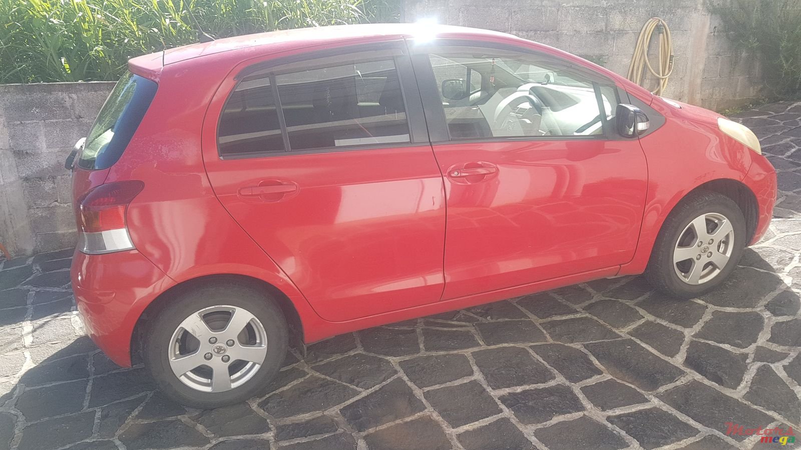 2008' Toyota Vitz photo #6