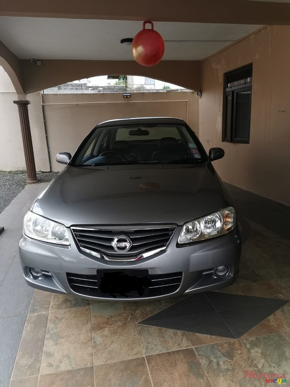 2010' Nissan Sunny Good condition photo #1